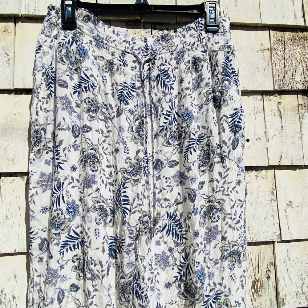 American Eagle Floral Pants